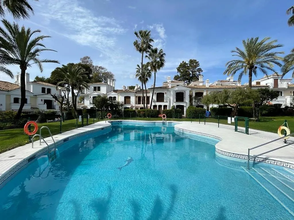 Exquisite New Townhouse/Front Beach/2Bedr/2,5Bath Estepona
