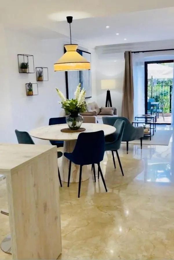 Exquisite New Townhouse/Front Beach/2Bedr/2,5Bath Estepona Spain