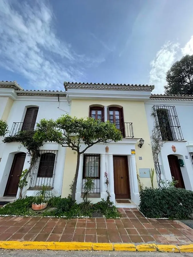Exquisite New Townhouse/Front Beach/2Bedr/2,5Bath Estepona
