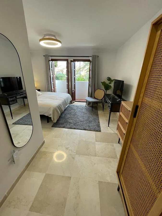 Exquisite New Townhouse/Front Beach/2Bedr/2,5Bath Estepona Apartment